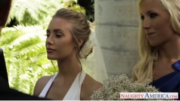 Sexy Blonde Épouse Nicole Aniston Baise